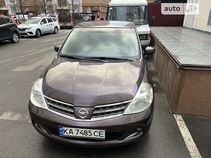 Nissan Tiida (2009)
