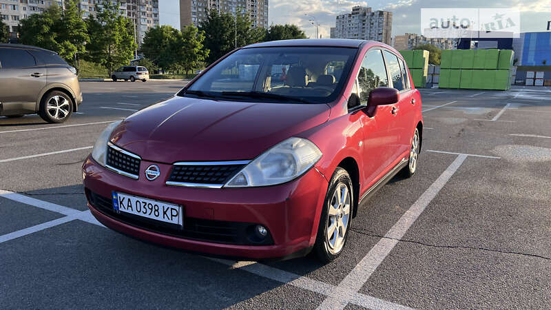 Nissan Tiida (2008)