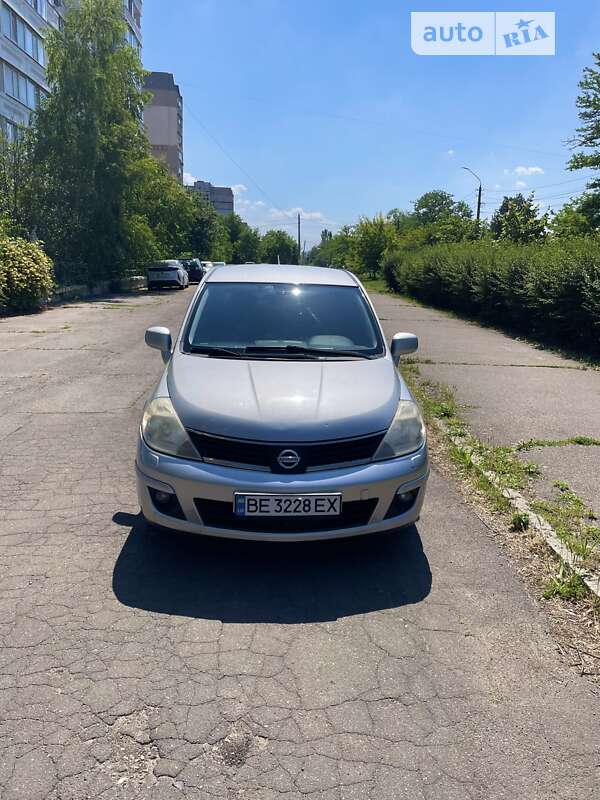 Nissan Tiida (2007)
