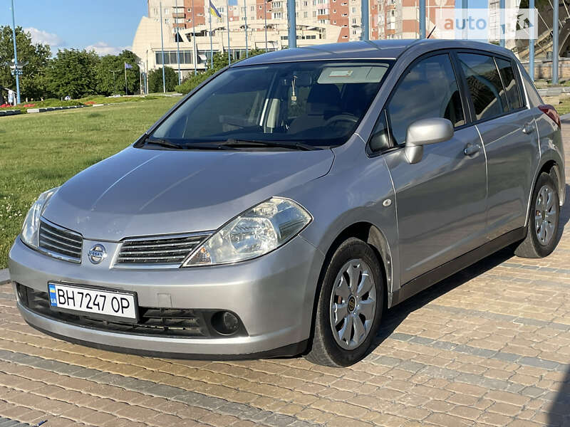Nissan Tiida (2008)