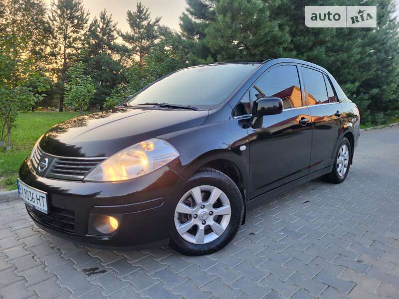 Nissan Tiida (2007)