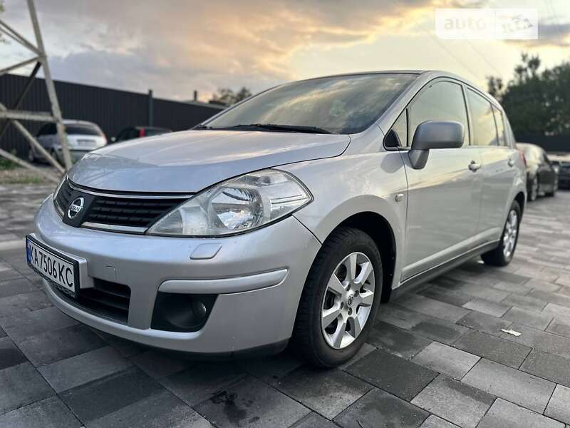 Nissan Tiida (2008)
