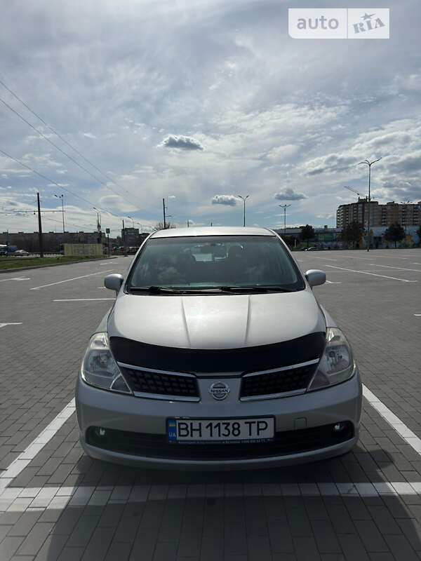 Nissan Tiida (2007)