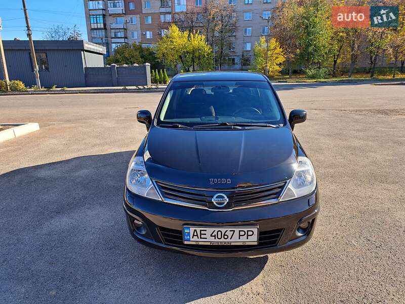 Nissan Tiida (2010)