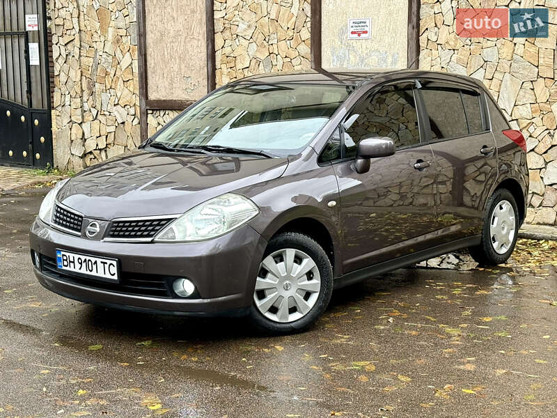 Nissan Tiida (2007)