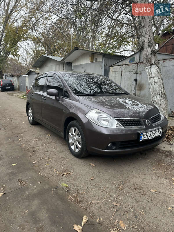 Nissan Tiida (2008)