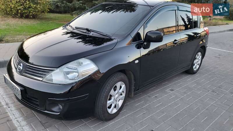 Nissan Tiida (2008)