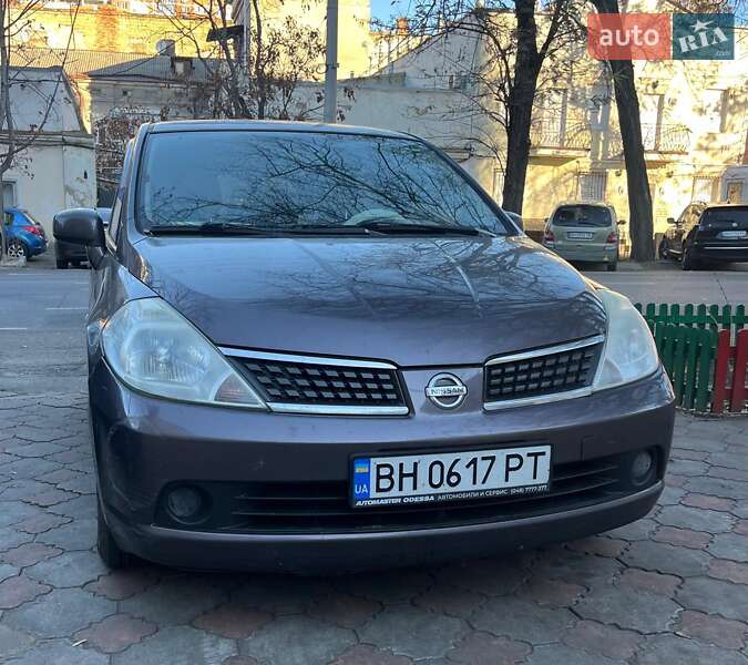Nissan Tiida (2007)