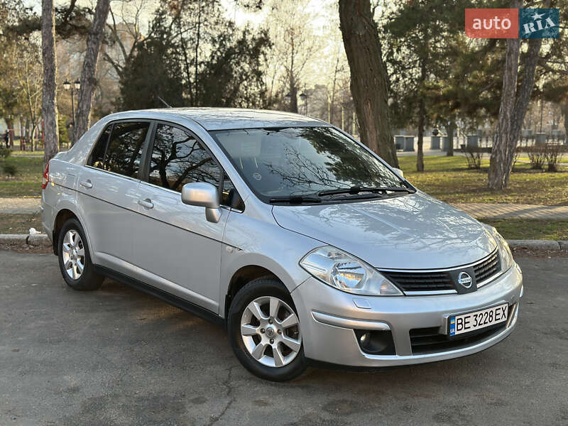 Nissan Tiida (2007)