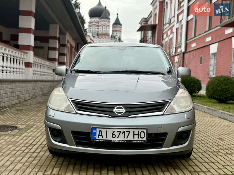 Nissan Tiida (2007)