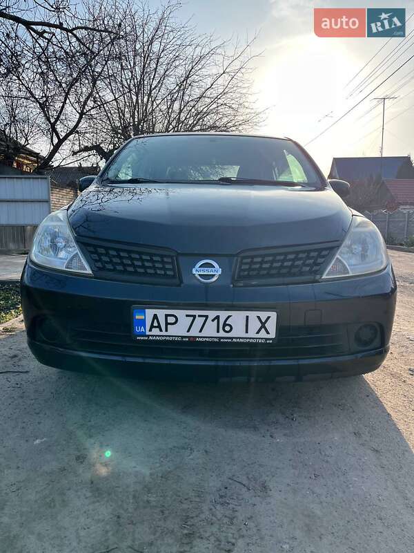 Nissan Tiida (2008)