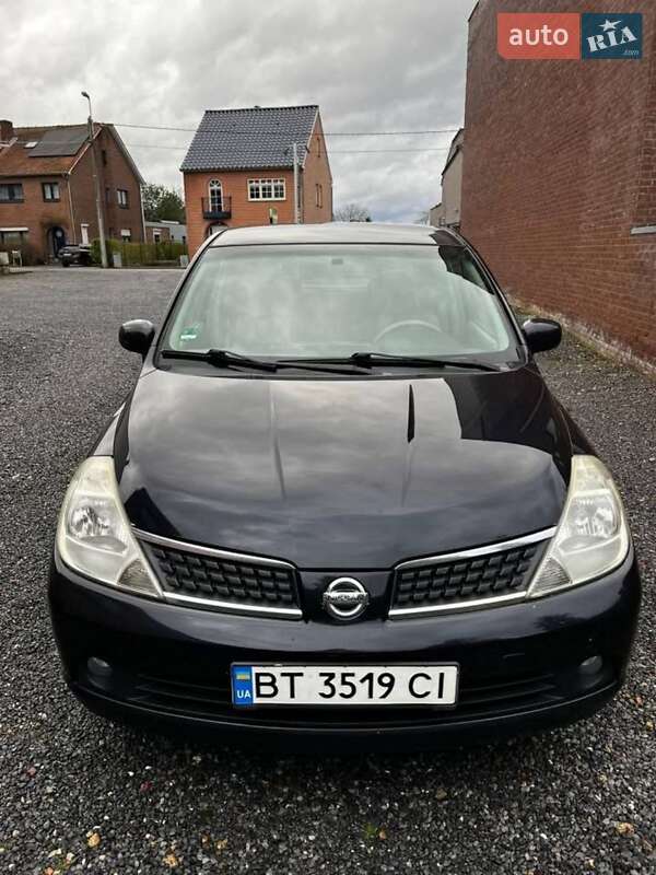 Nissan Tiida (2008)