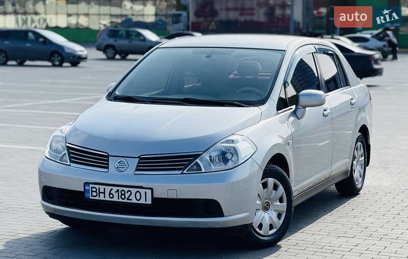 Nissan Tiida (2007)