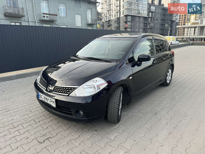 Nissan Tiida (2008)