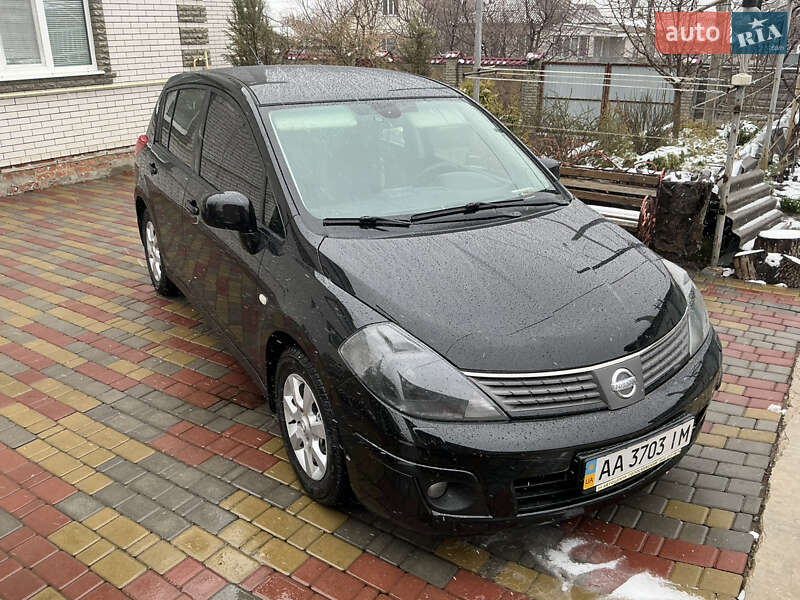 Nissan Tiida (2008)