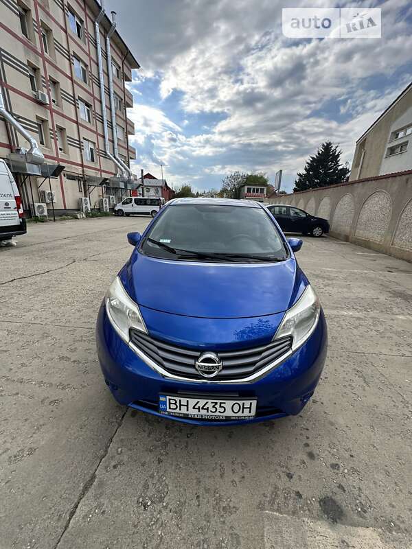 Nissan Versa note (2014)