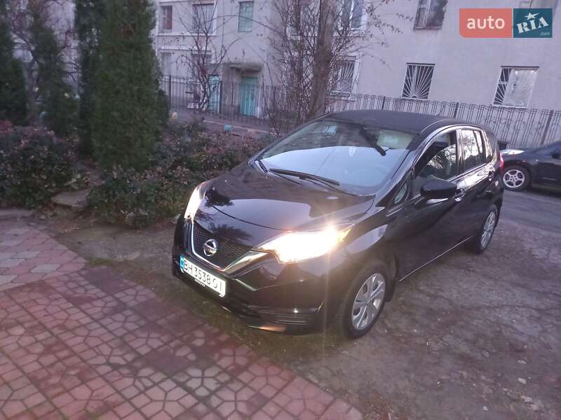 Nissan Versa note (2017)