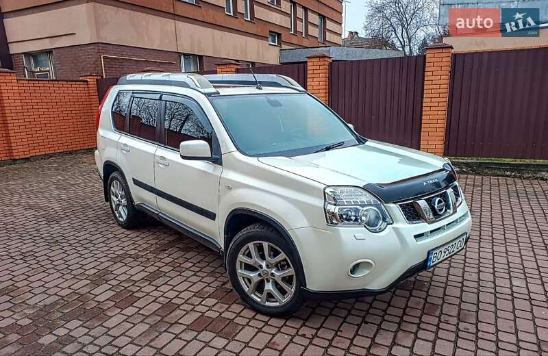 Nissan X-trail (2012)