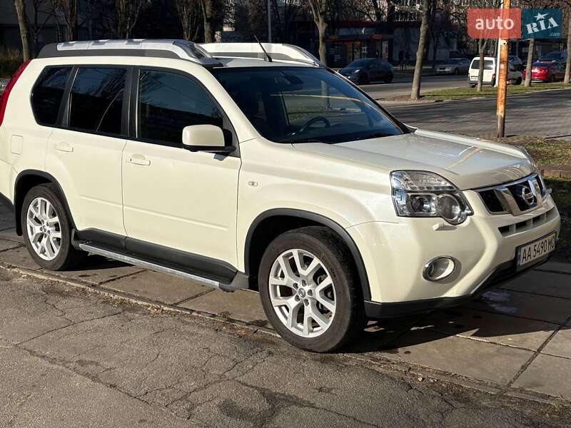 Nissan X-trail (2012)