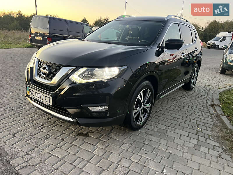 Nissan X-trail (2017)