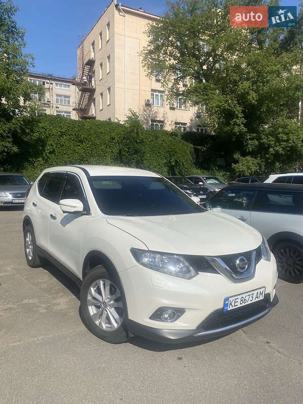 Nissan X-trail (2016)