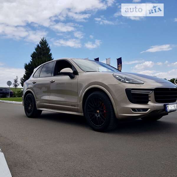 Porsche Cayenne (2016)