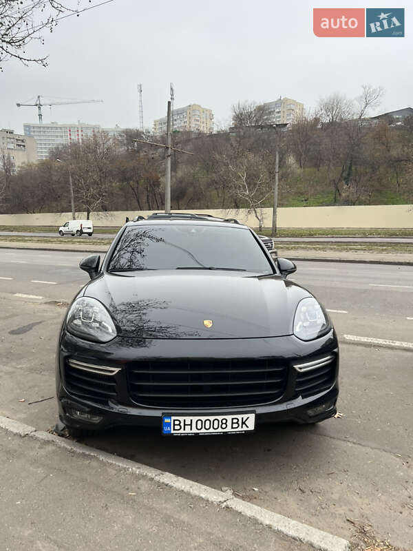 Porsche Cayenne (2016)