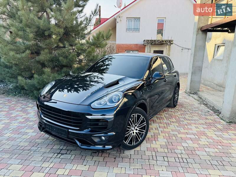 Porsche Cayenne (2015)