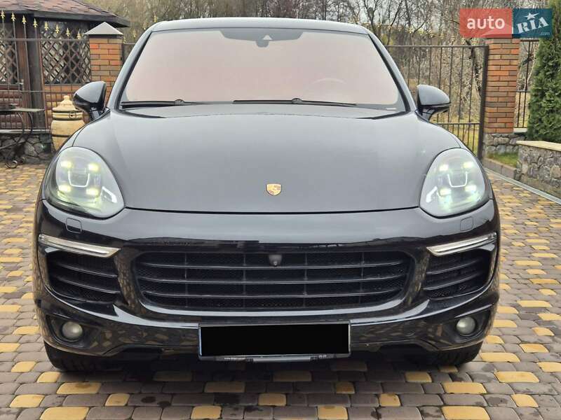Porsche Cayenne (2016)