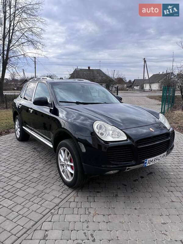 Porsche Cayenne (2005)