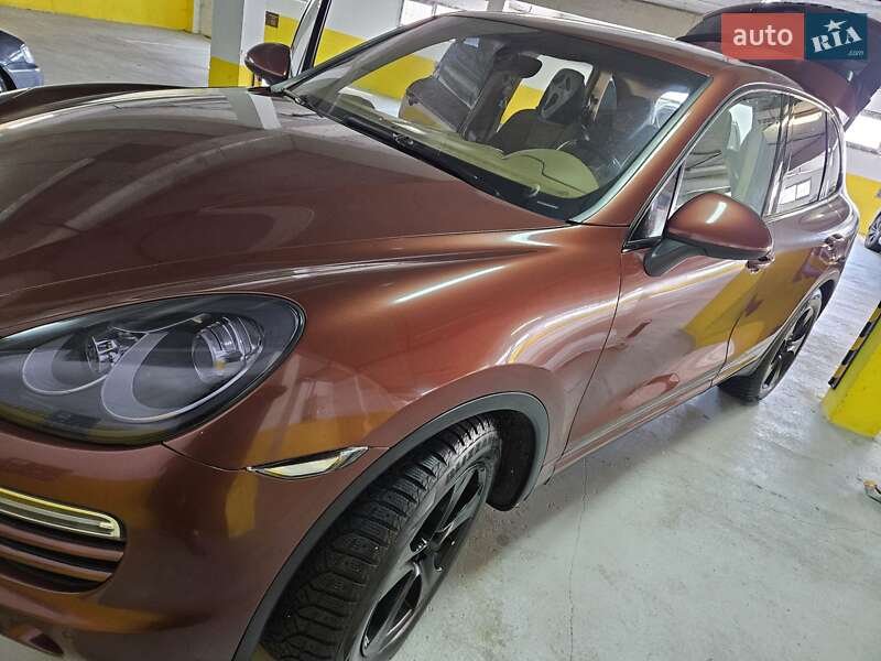 Porsche Cayenne (2012)
