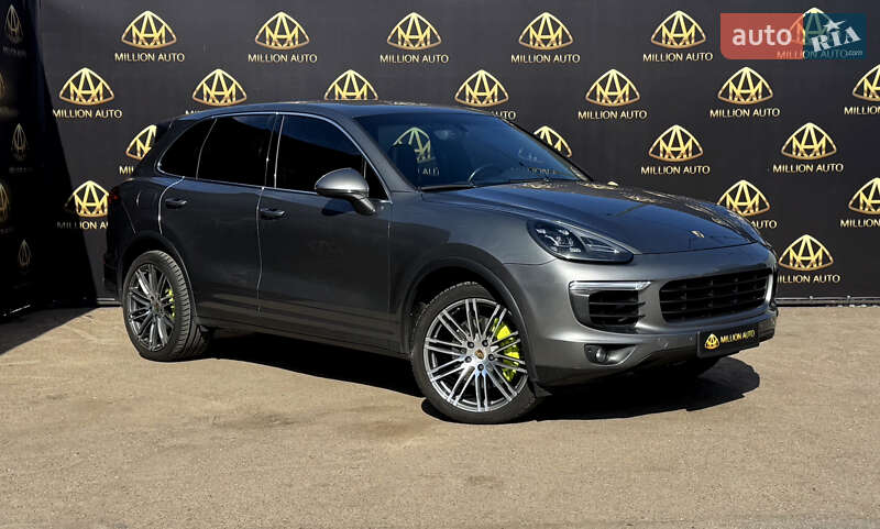 Porsche Cayenne (2015)