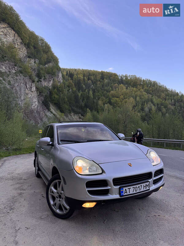 Porsche Cayenne (2004)