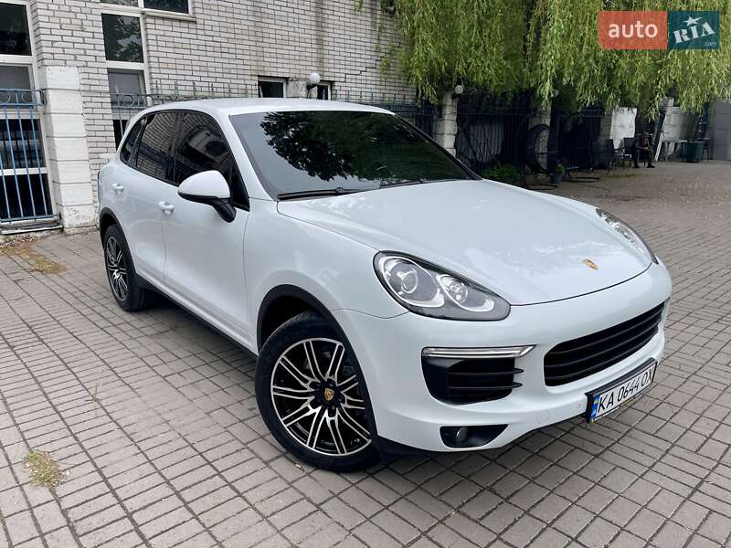 Porsche Cayenne (2016)