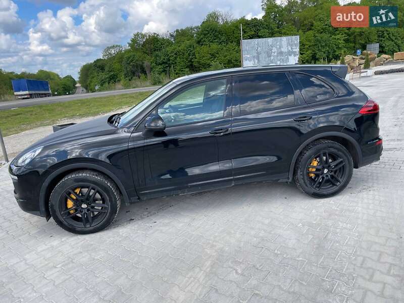 Porsche Cayenne (2016)