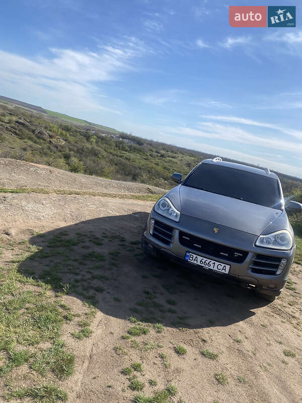 Porsche Cayenne (2007)