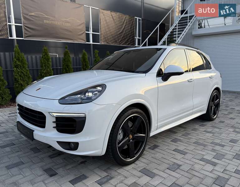 Porsche Cayenne (2016)