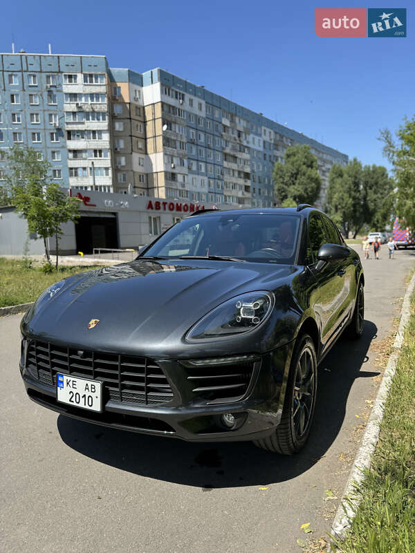 Porsche Macan (2017)