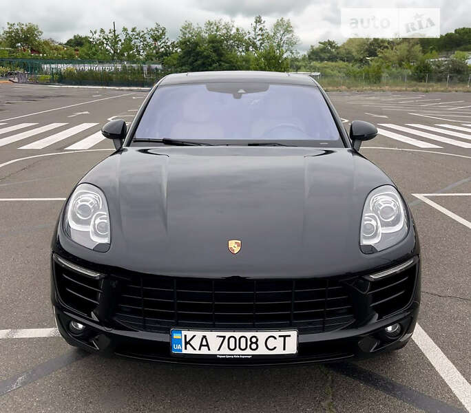 Porsche Macan (2016)
