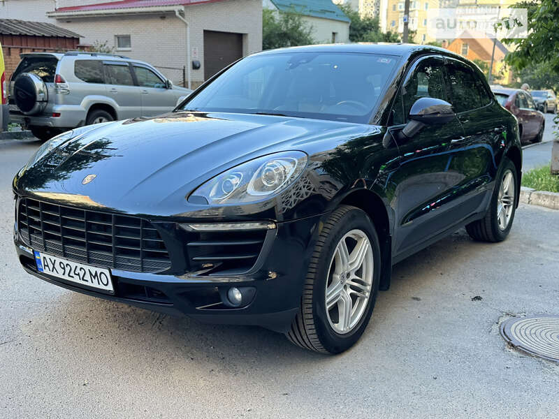 Porsche Macan (2018)