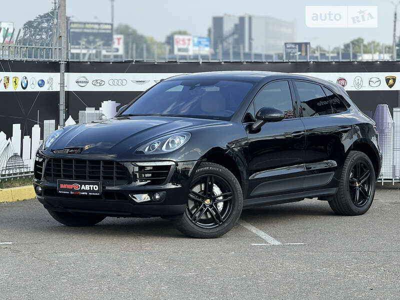 Porsche Macan (2016)
