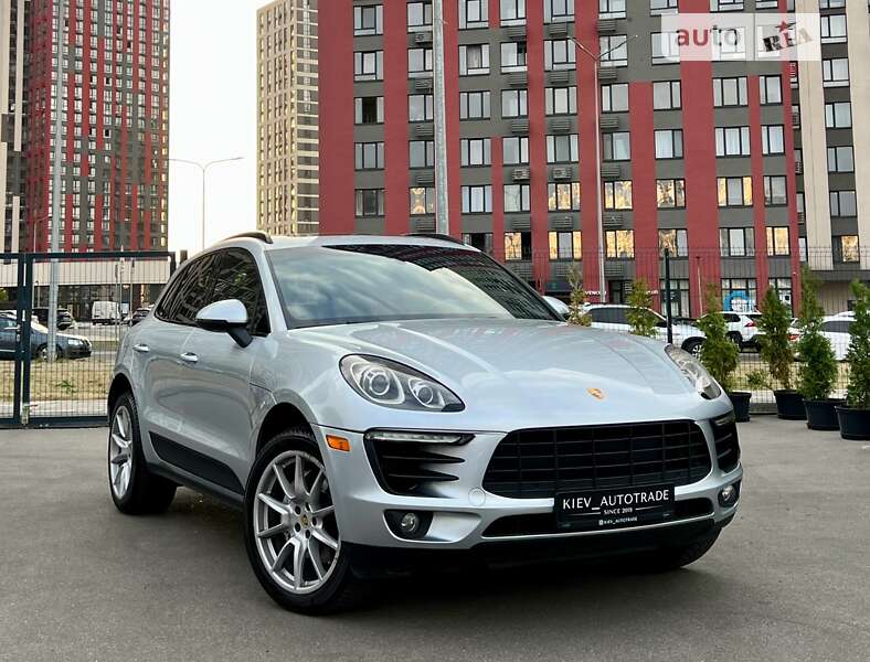 Porsche Macan (2016)