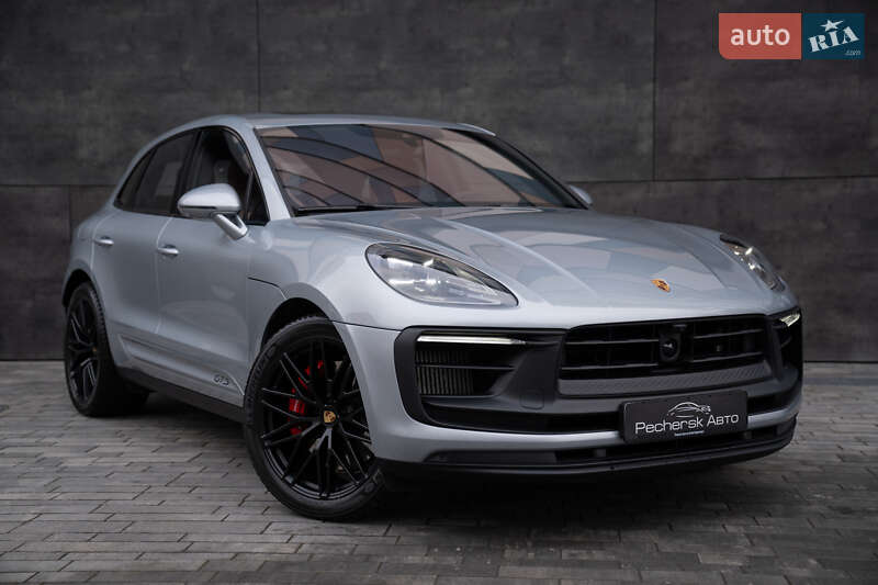 Porsche Macan (2023)