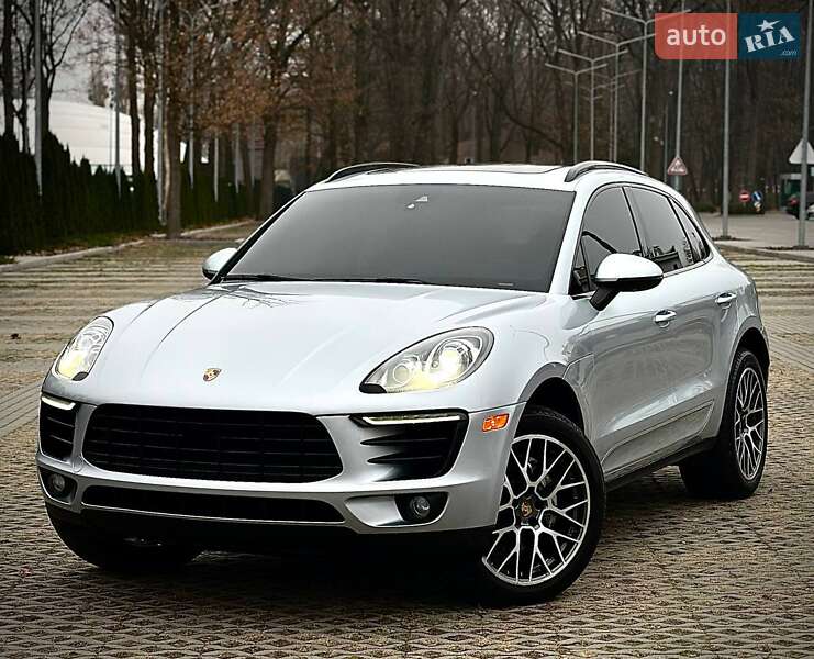 Porsche Macan (2017)