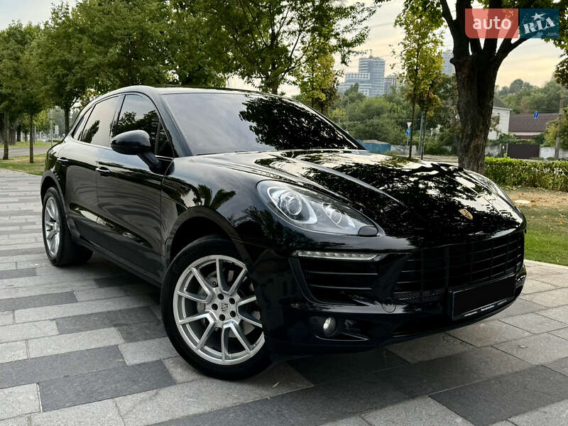 Porsche Macan (2017)