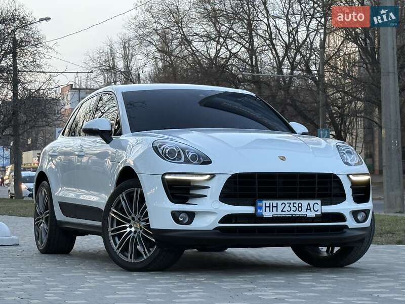 Porsche Macan (2017)