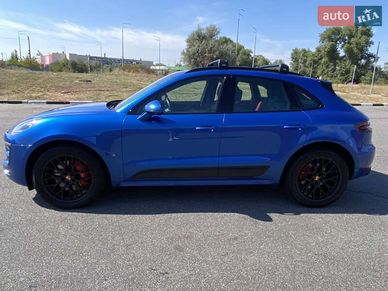Porsche Macan (2016)