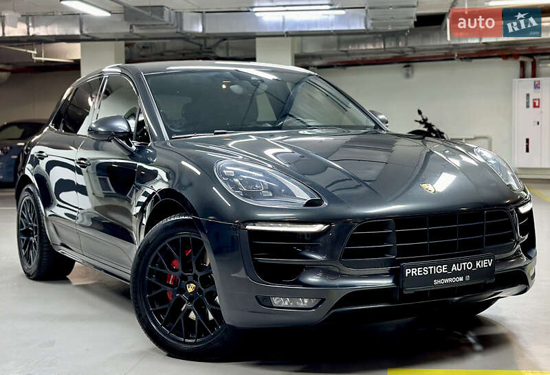 Porsche Macan (2016)