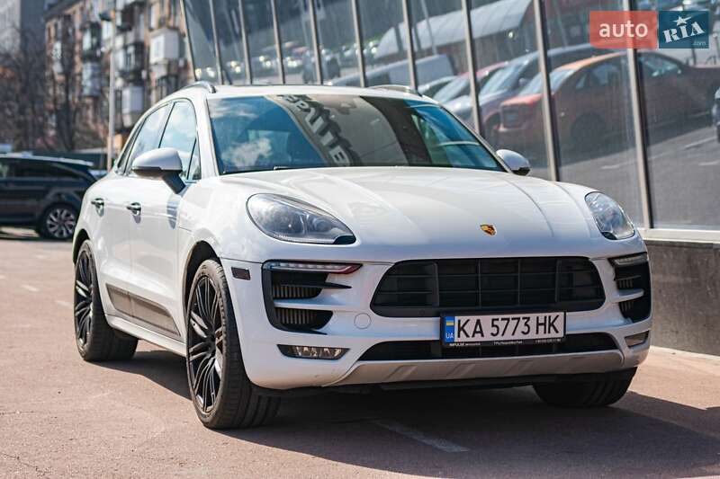 Porsche Macan (2016)
