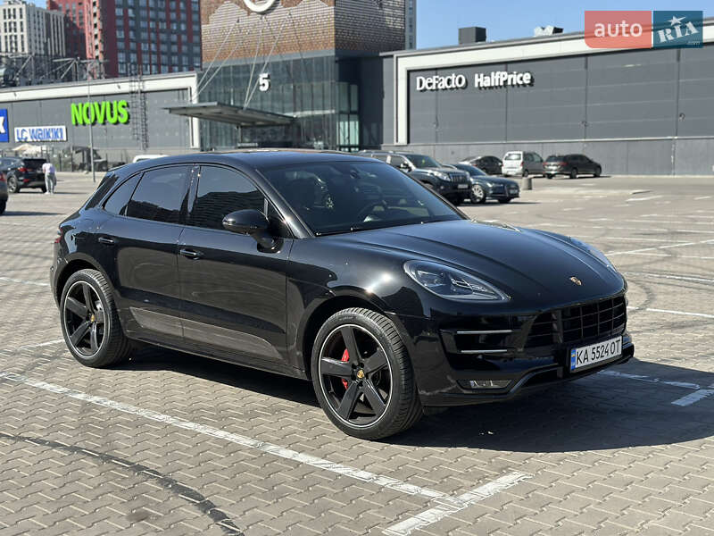 Porsche Macan (2016)